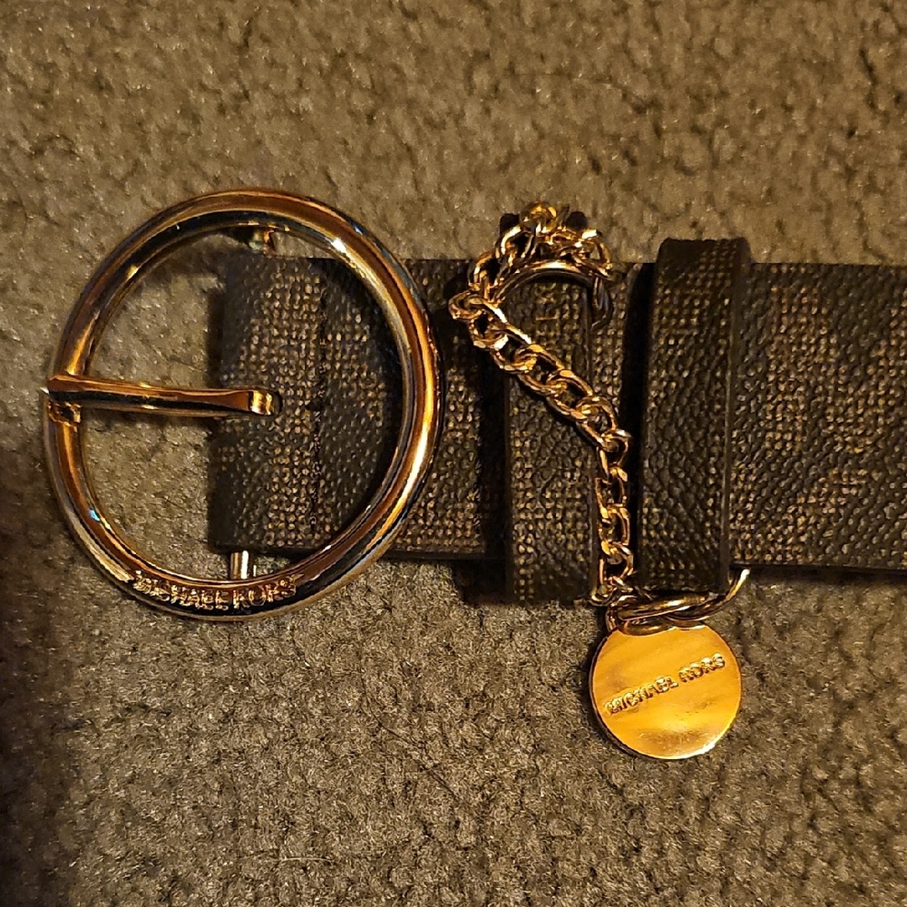 MICHAEL Michael Kors Brown and Tan Belt with Circular Buckle